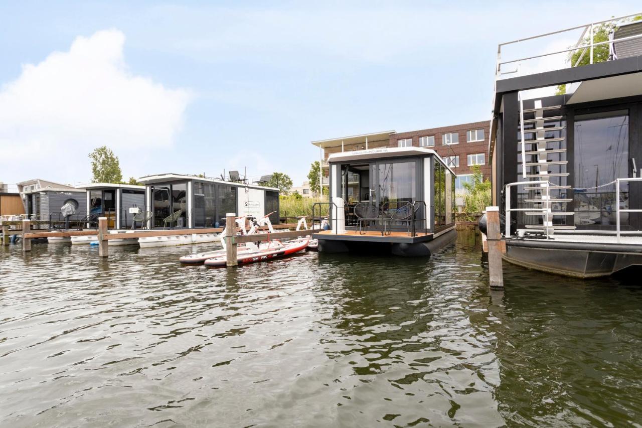 Cosy Tiny Houseboats Near Beach And Restaurants By Weltevreden Experience Ζεεβόλντε Εξωτερικό φωτογραφία