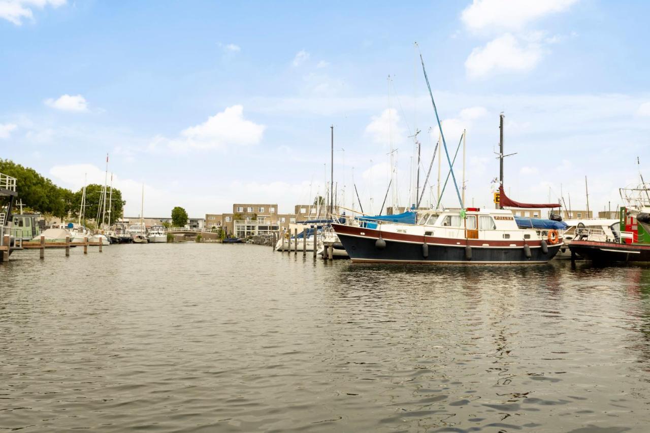 Cosy Tiny Houseboats Near Beach And Restaurants By Weltevreden Experience Ζεεβόλντε Εξωτερικό φωτογραφία