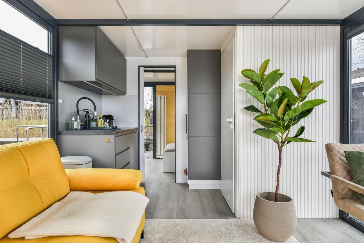 Cosy Tiny Houseboats Near Beach And Restaurants By Weltevreden Experience Ζεεβόλντε Εξωτερικό φωτογραφία