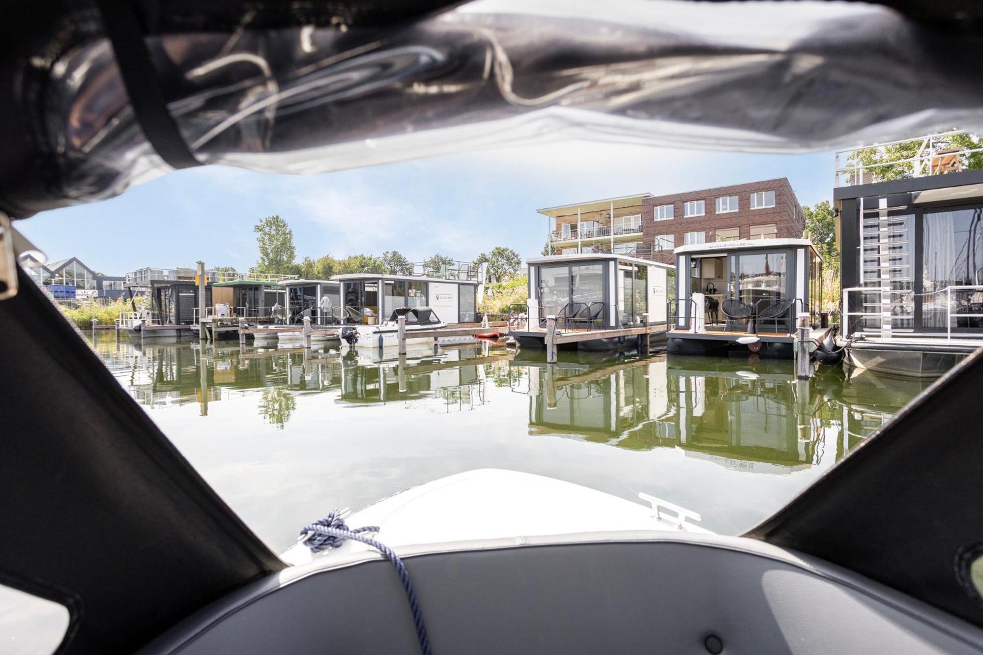 Cosy Tiny Houseboats Near Beach And Restaurants By Weltevreden Experience Ζεεβόλντε Εξωτερικό φωτογραφία