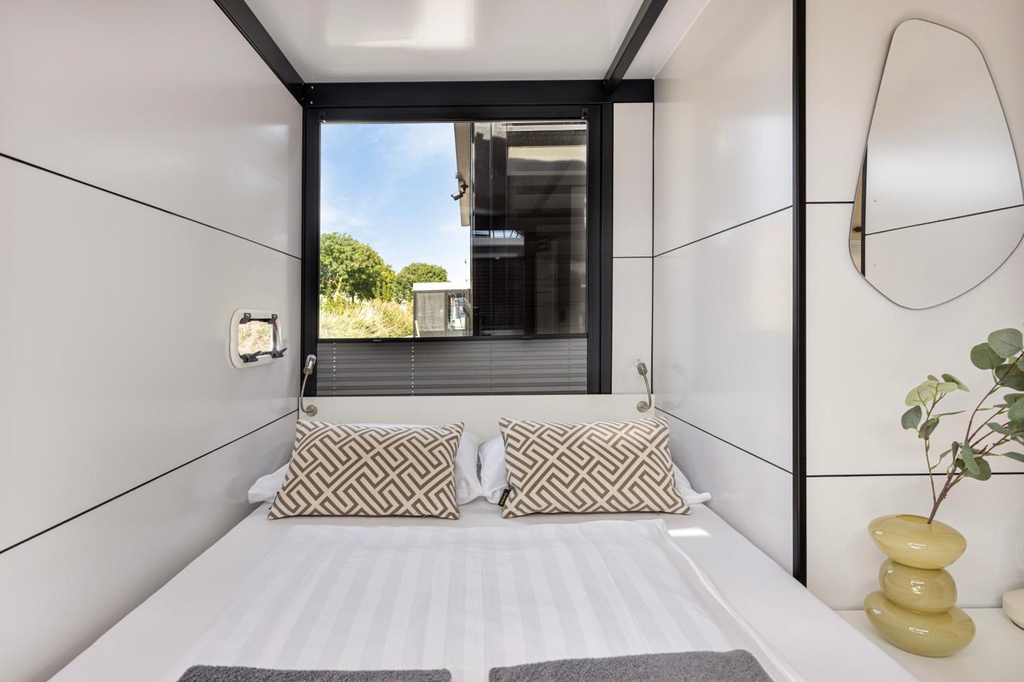 Cosy Tiny Houseboats Near Beach And Restaurants By Weltevreden Experience Ζεεβόλντε Εξωτερικό φωτογραφία