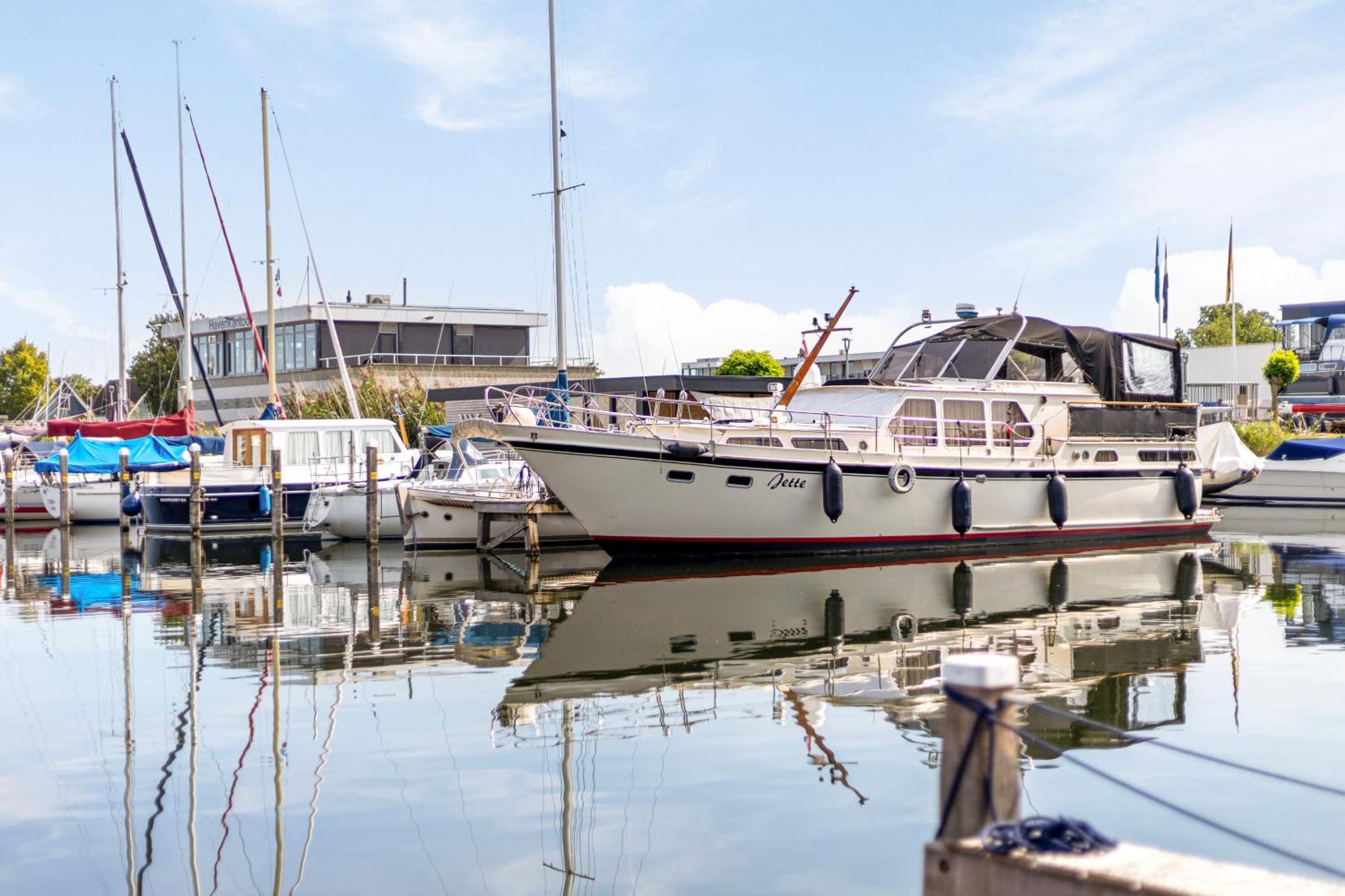 Cosy Tiny Houseboats Near Beach And Restaurants By Weltevreden Experience Ζεεβόλντε Εξωτερικό φωτογραφία