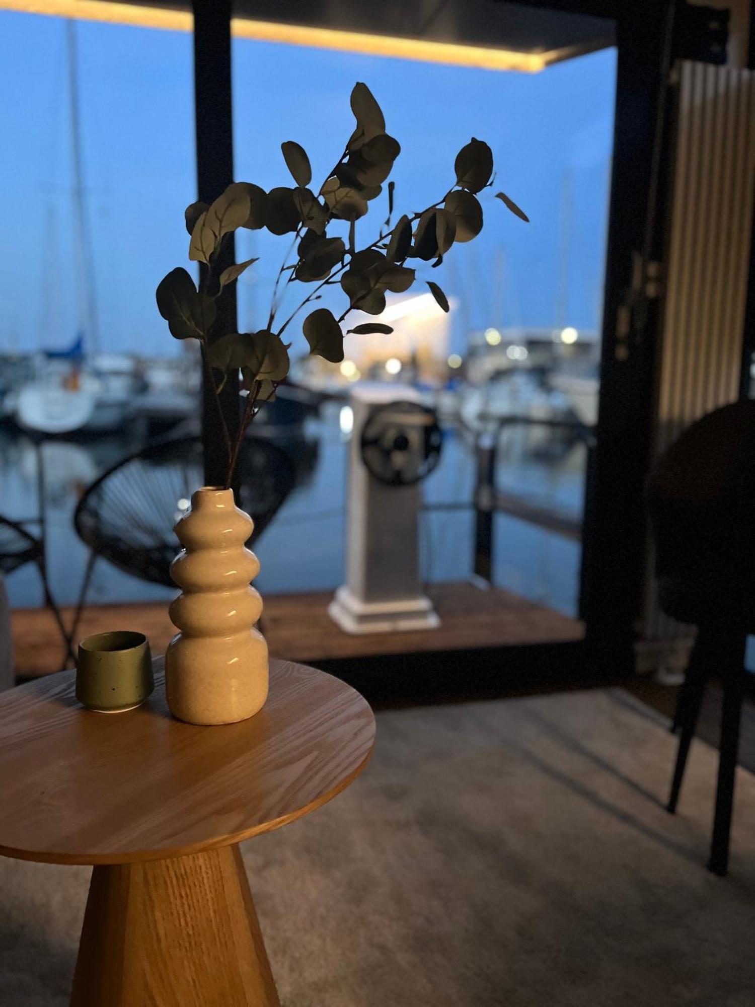 Cosy Tiny Houseboats Near Beach And Restaurants By Weltevreden Experience Ζεεβόλντε Εξωτερικό φωτογραφία